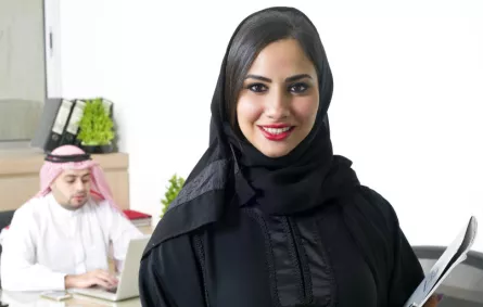 بمناسبة يوم العمال العالمي.. المرأة العاملة السعودية أكثر تعليماً