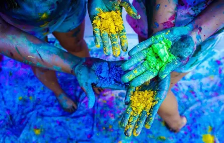 مهرجان الألوان ينطلق بـ«الجرافيتي» و«رياضة الزومبا» و«عروض الأضواء»