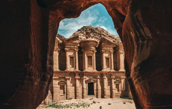 البتراء.. أحد أهم المواقع التراثية بالأردن