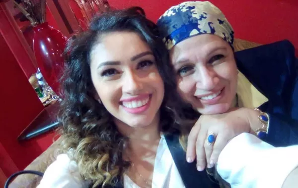 ريم أحمد ووالدتها - الصورة من حساب ريم أحمد على الفيس بوك