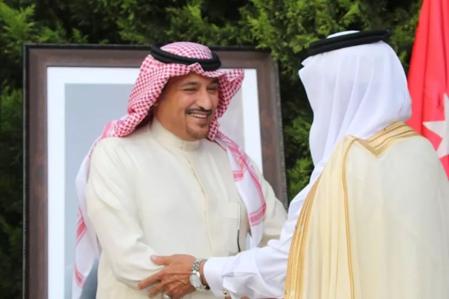 سمو السفير السعودي الأمير خالد بن فيصل بن تركي يرحب بالضيوف.jpg