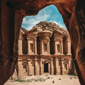 البتراء.. أحد أهم المواقع التراثية بالأردن