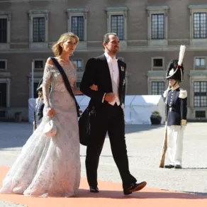 الأمير اليوناني نيكولاوس وزوجته تاتيانا في قصر أستوكهولم (Prince Nikolaos of Greece and Tatiana at Stockholm Palace). مصدر الصورة: AFP PHOTO / JONATHAN NACKSTRAND