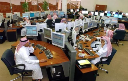 «البنوك السعودية» تنفي التوجه لدمج الفروع النسائية والرجالية
