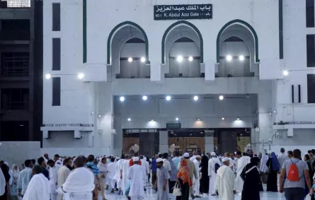 "رئاسة الحرمين": فتح باب الملك عبدالعزيز تسهيلاً على الحجاج