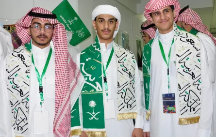 طلبة جامعة الخليج العربي يحتفلون باليوم الوطني السعودي