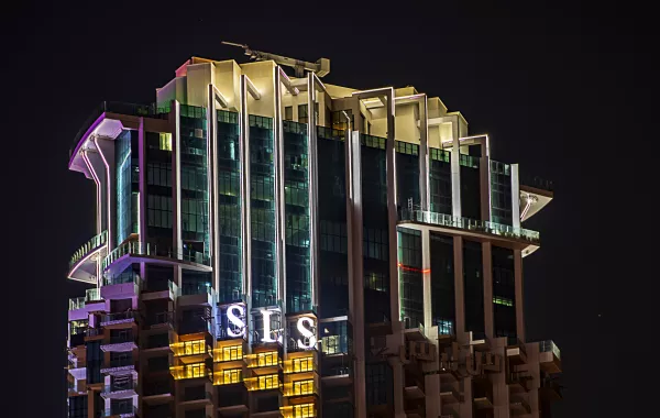 أجواء الاحتفالات تخيّم على فندق "إس إل إس" دبي في شهر ديسمبر