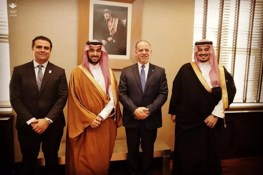 من لقاء الأمير عبدالعزيز الفيصل بالامير فيصل بن الحسين.jpg