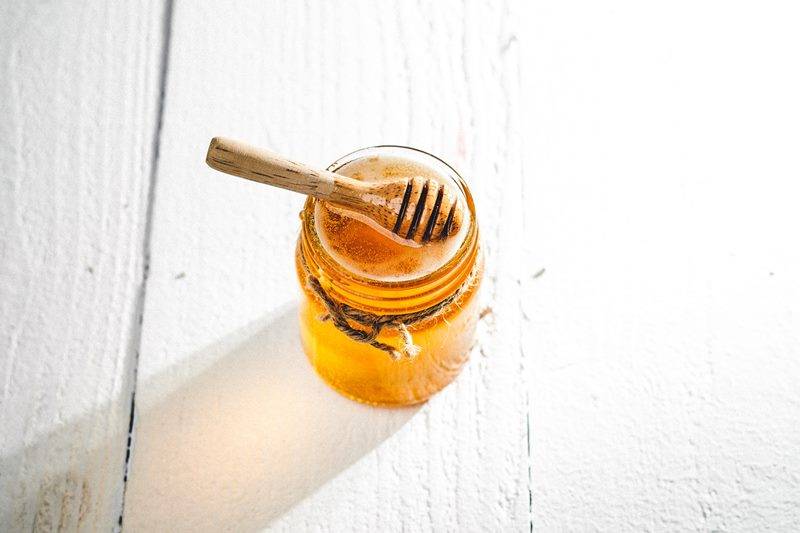 جرّبي عسل النحل الطبيعي لعلاج نزلات البرد