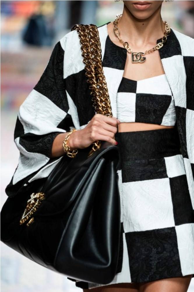 حقيبة مزيّنة بالسلاسل المعدنية من دولتشي & غابانا Dolce & Gabbana