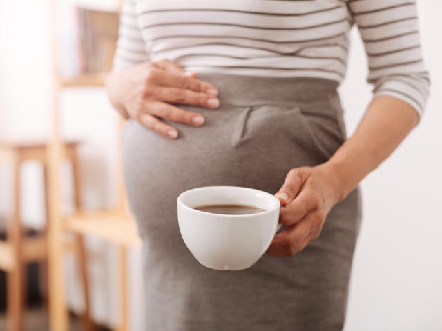 كيف يؤثر استخدام المنبهات على صحة الحامل؟ - تأثير المنبهات على جنين الحامل