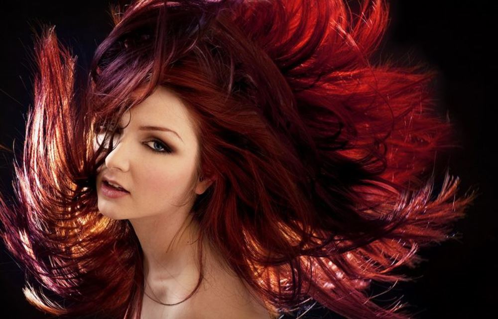 طريقة صبغ الشعر بالحناء باللون الأحمر