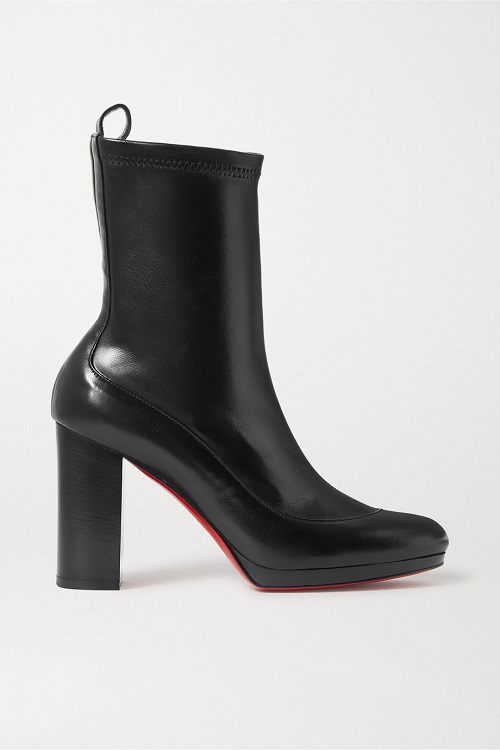 حذاء بتصميم أنيق باللون الأسود من Christian Louboutin