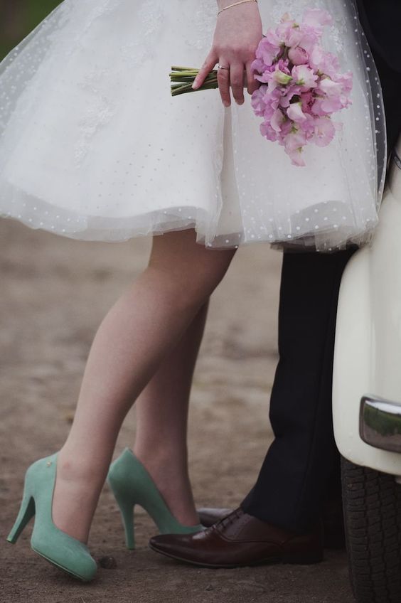 حذاء زفاف باللون الأخضر النعناعي 
