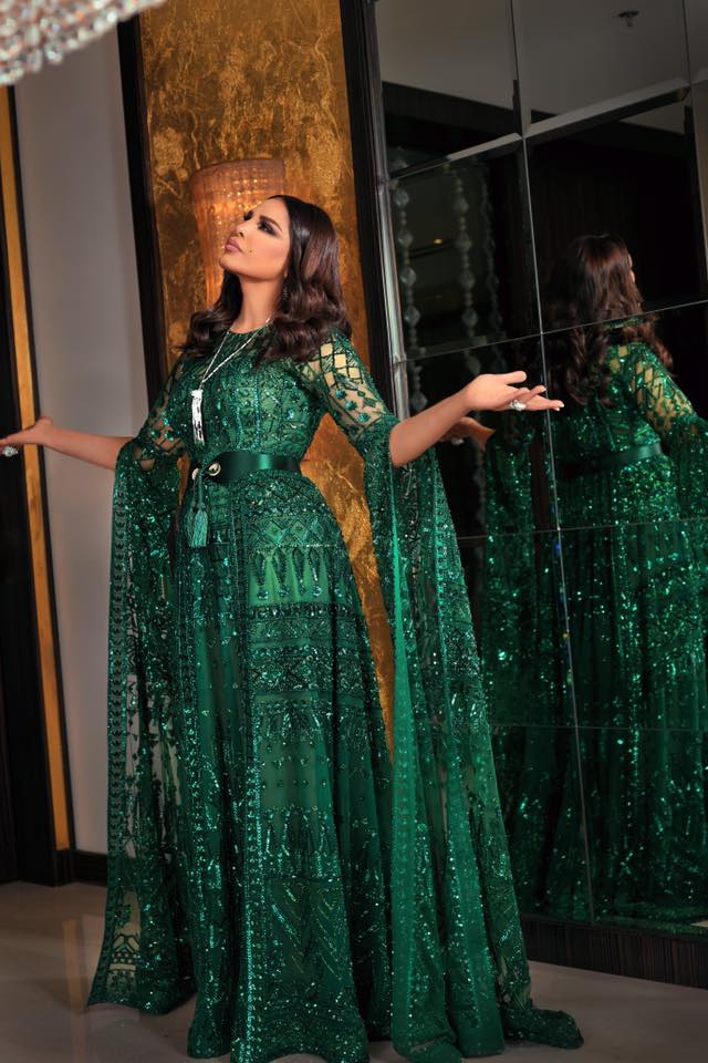 أحلام في فستان باللون الأخضر من زهير مراد