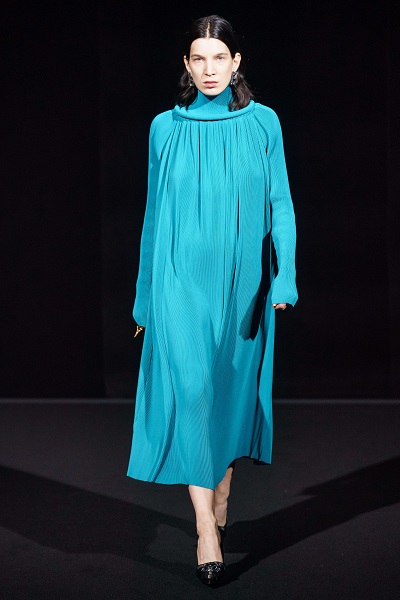 فستان سهرة واسع من بالنسياغا Balenciaga