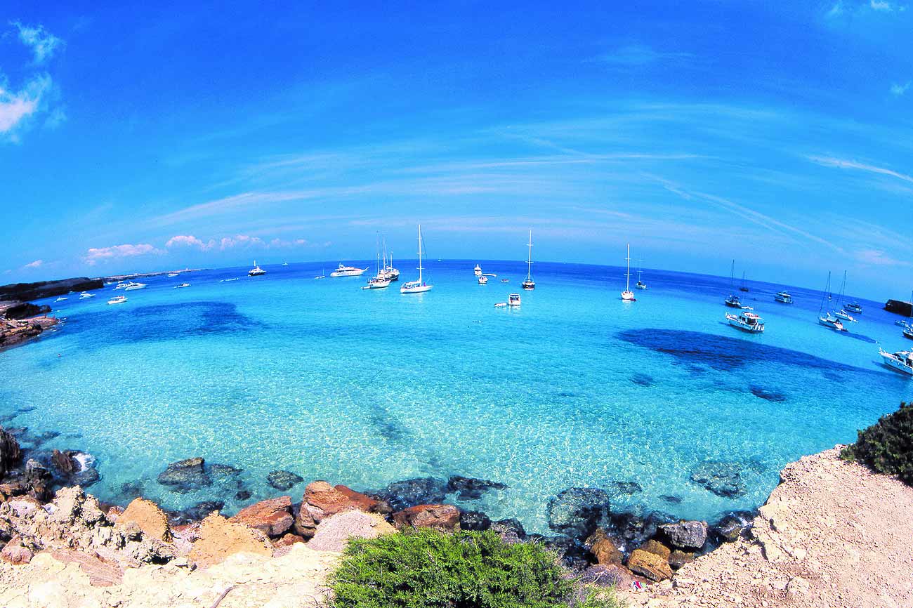 السياحة في اسبانيا: 5 جزر هادئة لإجازة رومانسية