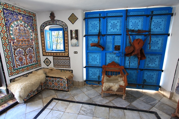 ديكورات مميزة لغرف منزلك مع تفاصيل الشرق العربي القديمة