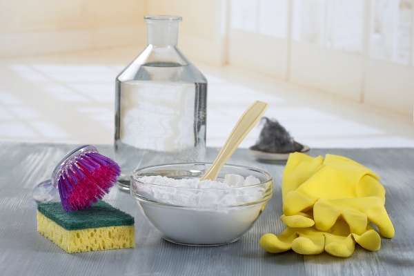 3 طرق مجربة لتنظيف المرحاض بعيدًا عن أثر المواد الكيميائية 