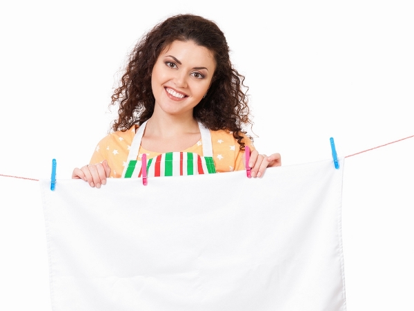 التدبير المنزلي: كيفية ازالة البقع من الملابس البيضاء؟