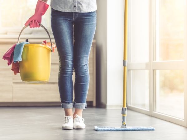 التدبير المنزلي: نصائح مجربة لتعقيم أدوات التنظيف