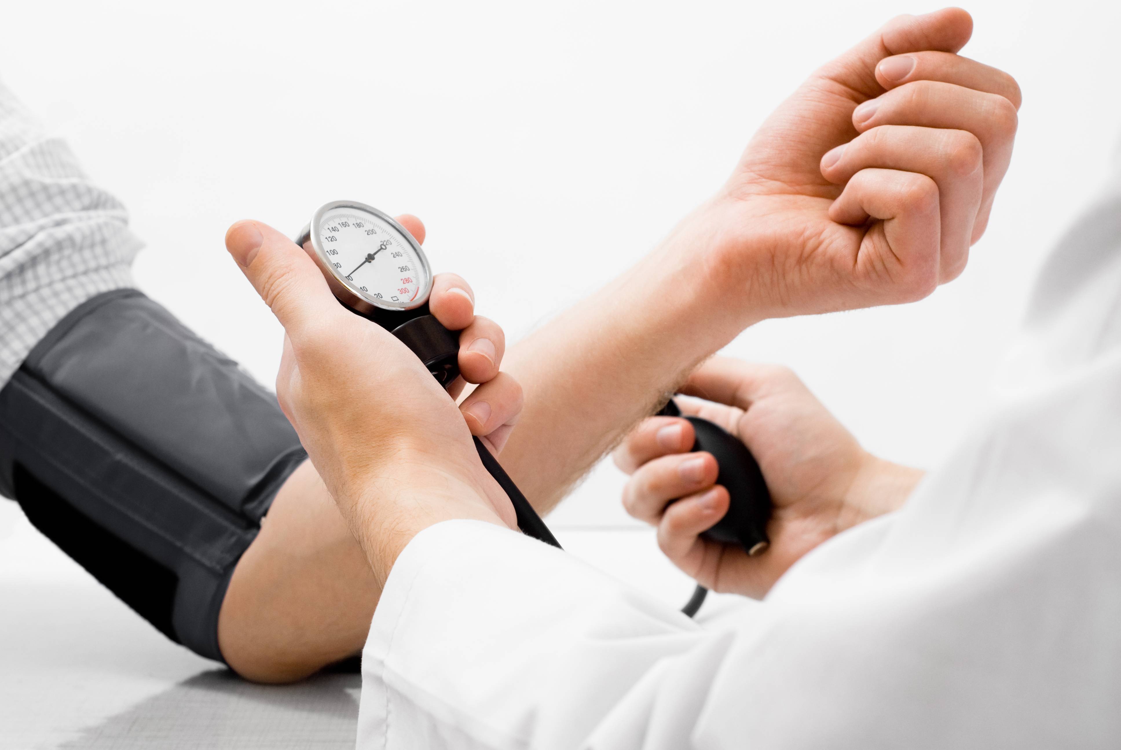 اعراض ارتفاع ضغط الدم المفاجئ