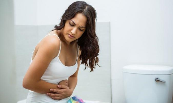 التهاب المعدة والأمعاء قد يسبب الإسهال