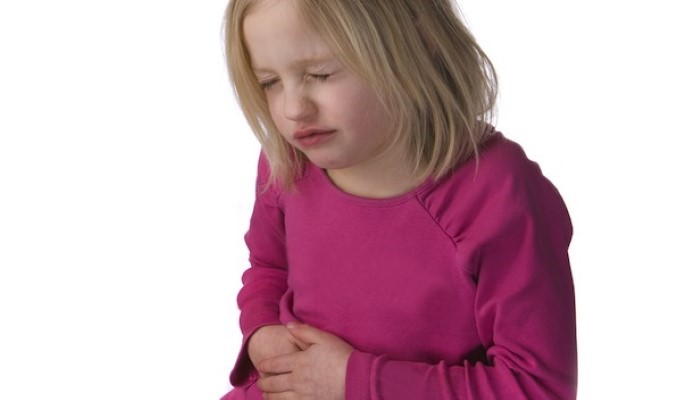 الإسهال وألم البطن من علامات الالتهاب عند الفيتات الصغار