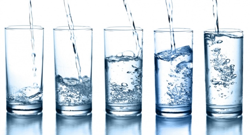 لا تهملي شرب كميات وفيرة من الماء في اليوم