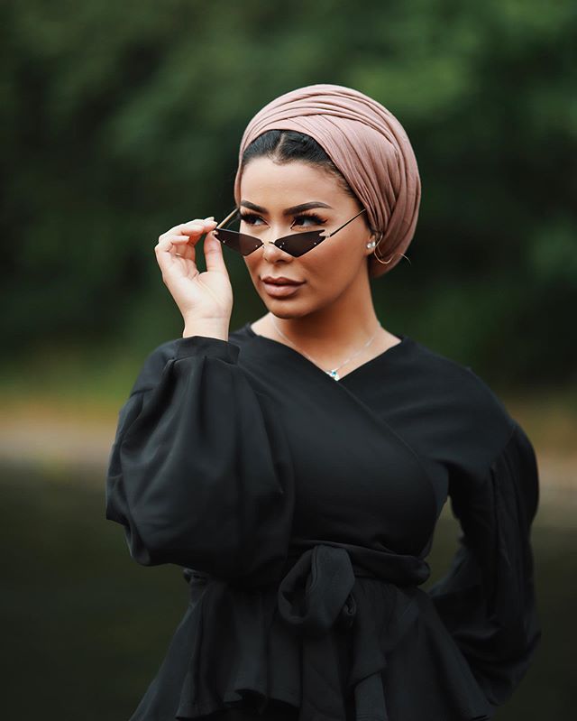 الحجاب بدرجات النود المختلفة