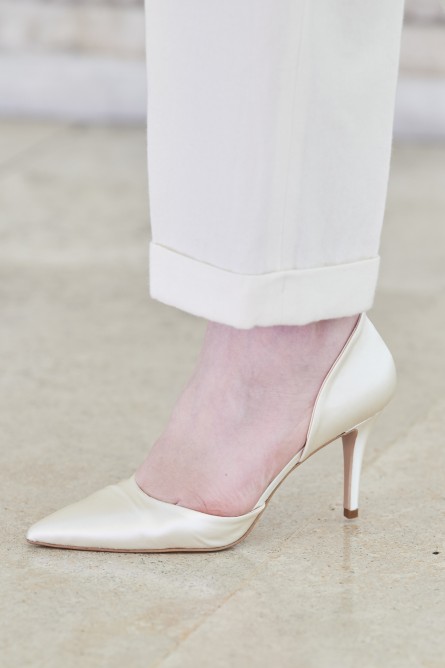 حذاء أنيق لسهراتك المقبلة من لورا بياغوتي Laura Biagiotti 