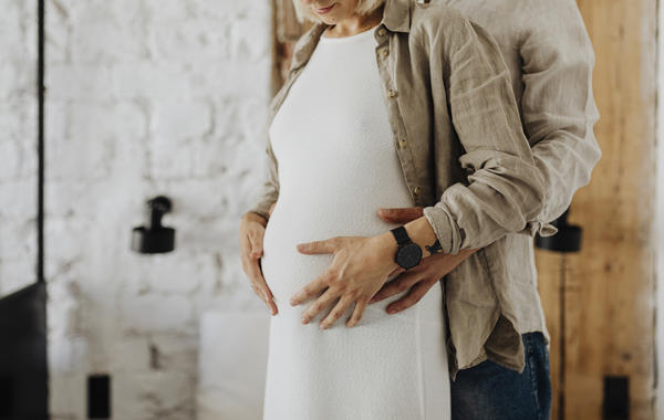 أفضل تطبيقات متابعة فترة الحمل لك ولجنينك وبدون تكلفة  