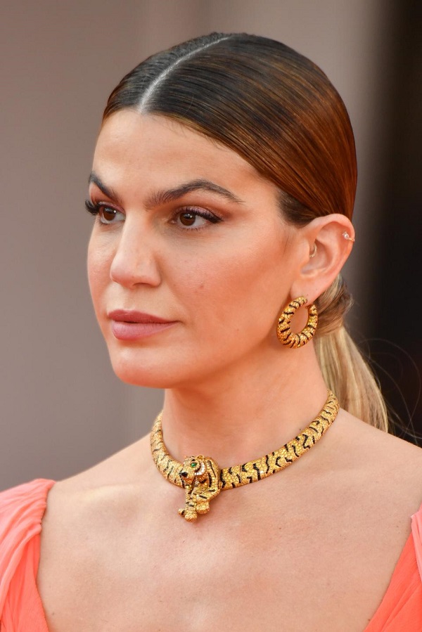 Bianca Brandolini بمجوهرات أيقوينة من كارتييه Cartier