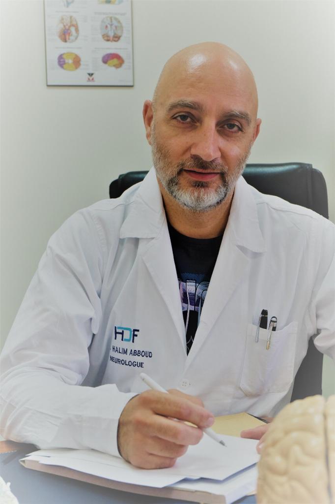 رئيس قسم الأعصاب في "مستشفى أوتيل ديو دو فرانس" في بيروت البروفِسور حليم عبود