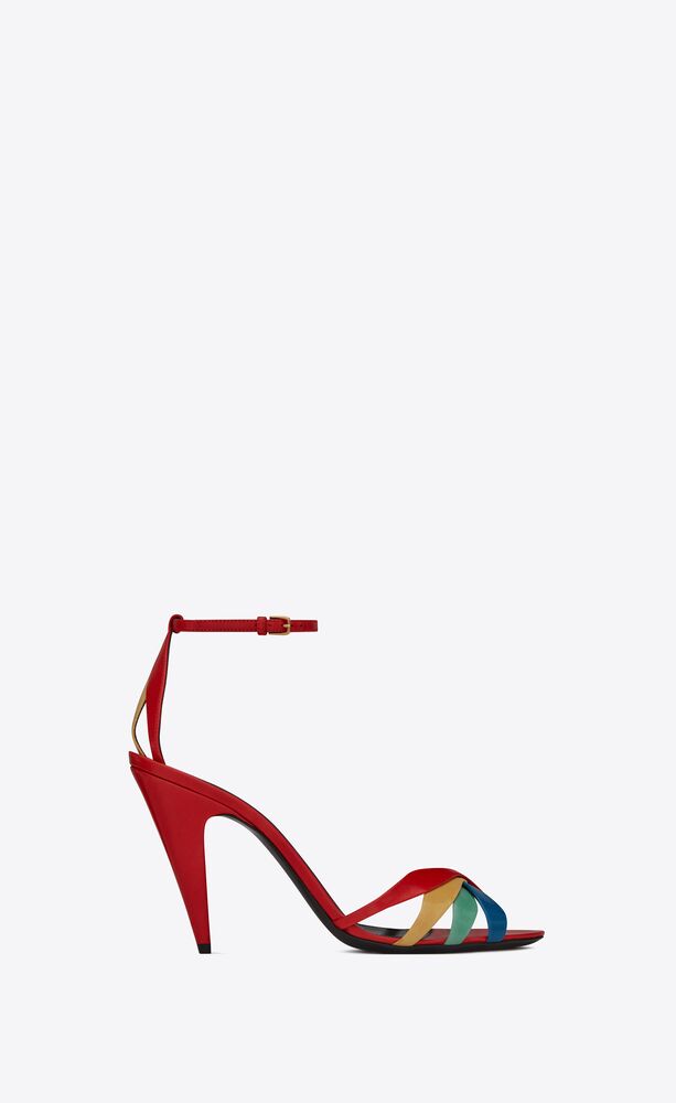 صندل أحمر من Yves Saint Laurent