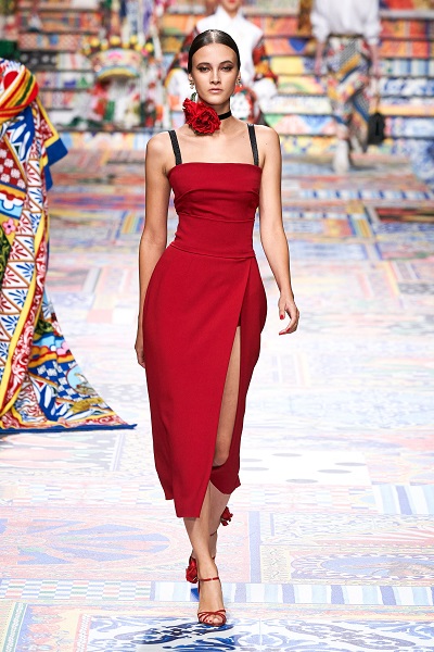 فستان أحمر ميدي من دولتشي اند غابانا Dolce&Gabbana