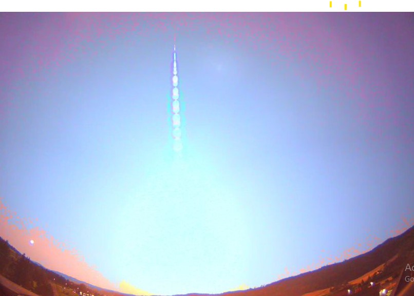من موقع reuters - النيزك يظهر ضوؤه ليضيء السماء