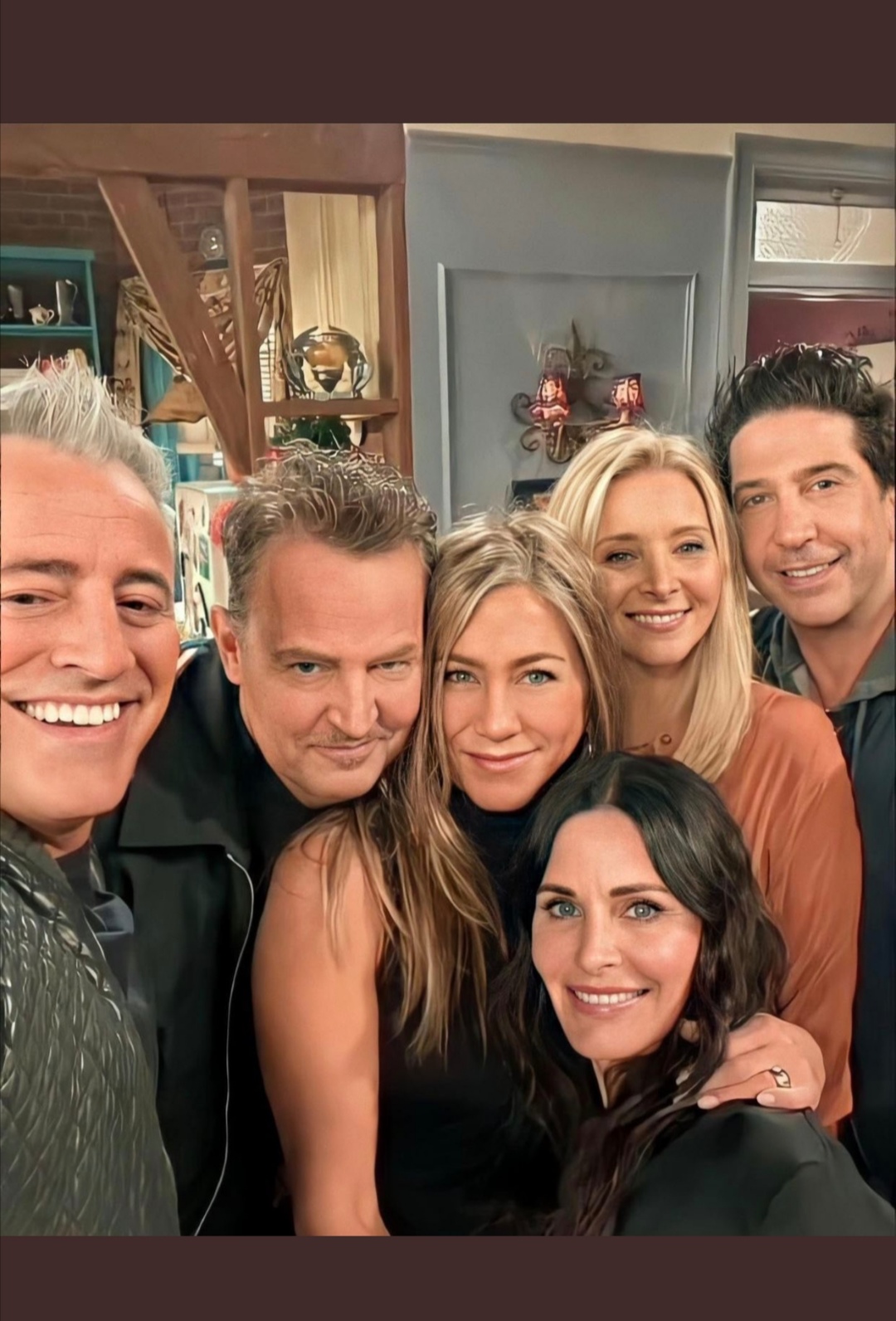 أبطال مسلسل Friends- الصورة من حساب Friends Reunion  على تويتر--