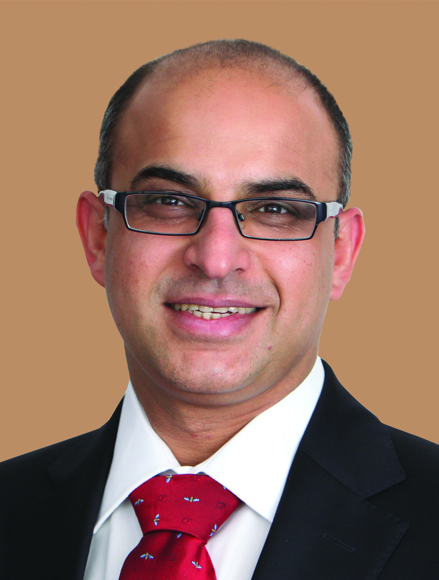 الدكتور أفيناش جوربكساني، استشاري جراحة طب العيون لالتهاب القزحية وأمراض الشبكية وجراحة الساد