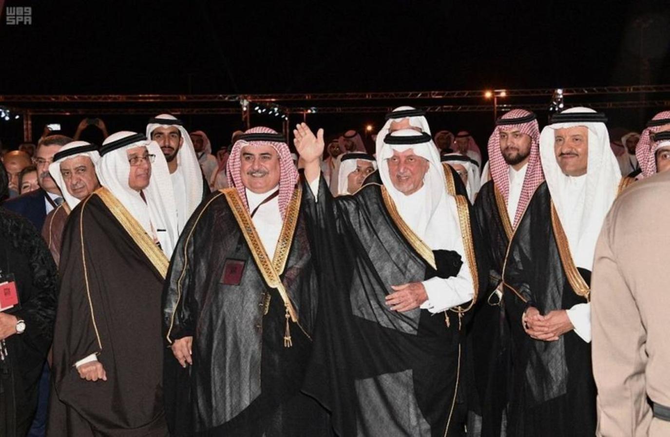 الأمير خالد الفيصل يفتتح الدورة الثانية عشرة لسوق عكاظ  مجلة سيدتي