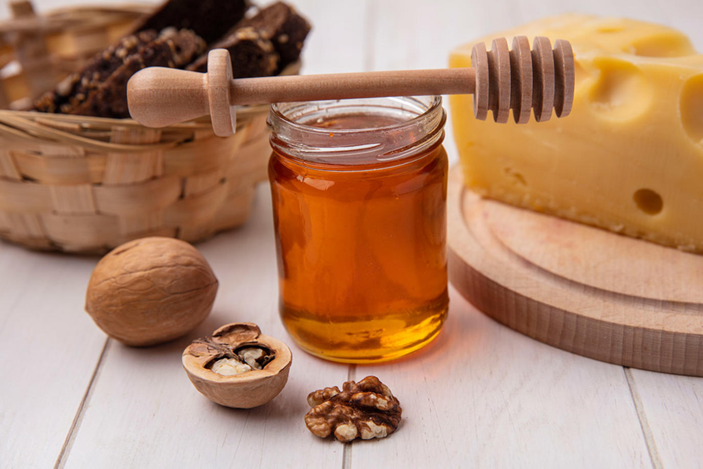 فوائد الجوز والعسل بالغة الأهمية للصحة 7dfg_4