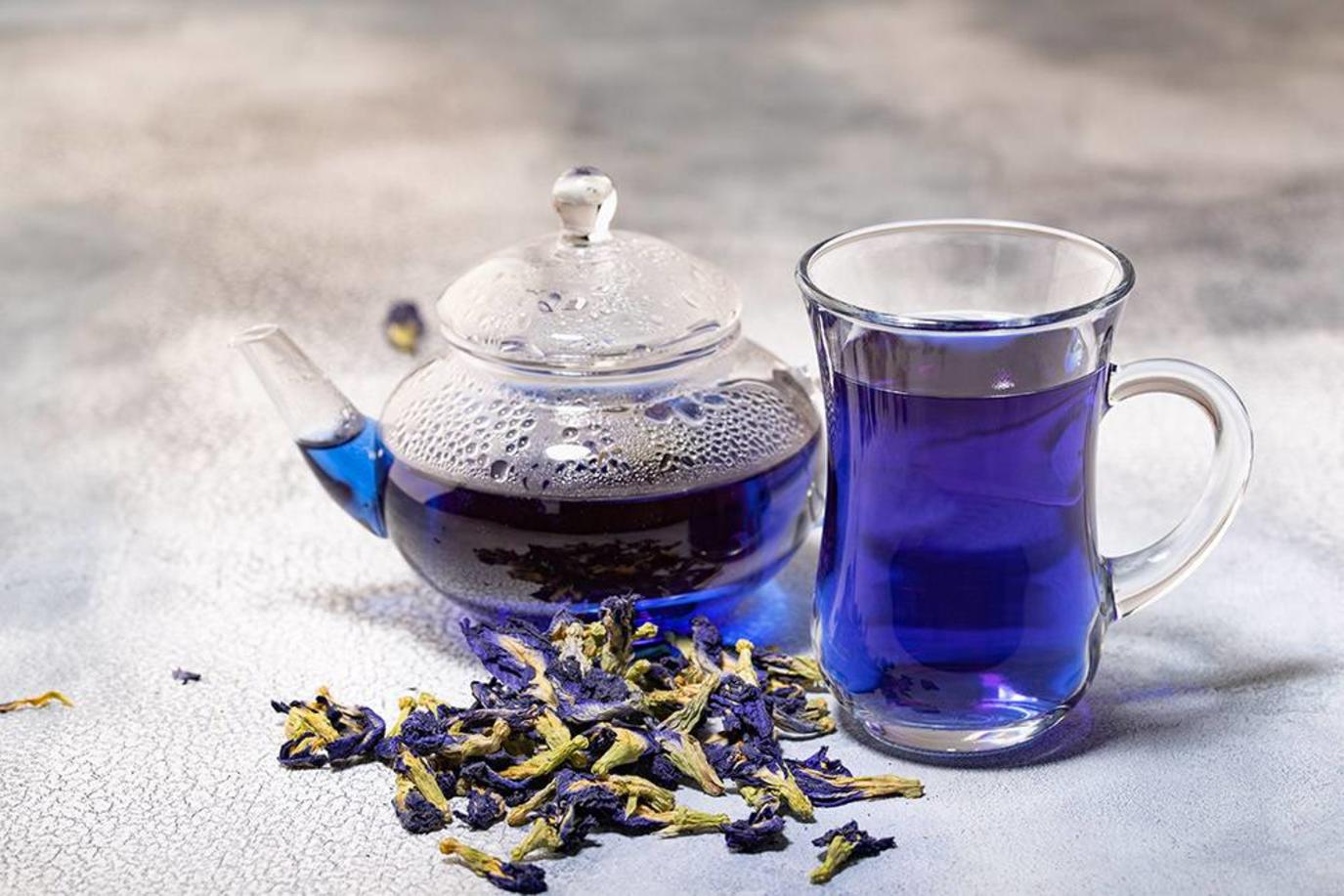 فوائد الشاي الأزرق للنساء مذهلة