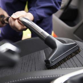 كيفية تنظيف مقاعد السيارة؟