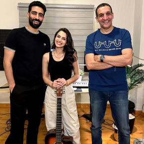 إيهاب صالح مع الفنانة كارمن سليمان وزوجها مصطفى جاد- الصورة من صفحته على تويتر