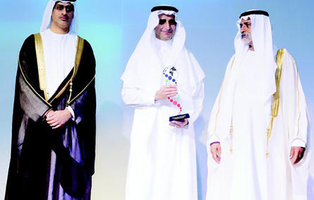 عالم سعودي يفوز بجائزة الإمارات الدولية