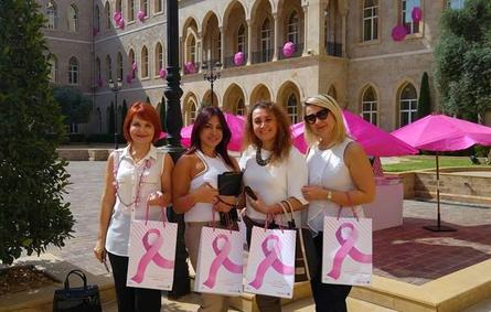 تشجيع النساء والرجال على التحاور حول سرطان الثدي