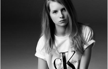 "Calvin Klein" ترحب بشقيقة كيت موس الصغرى