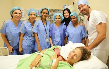 إجراء أول ولادة قيصرية طبيعية في دولة الإمارات
