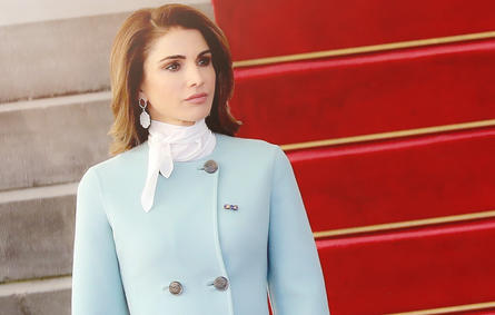 الملكة رانيا العبدالله بإطلالات أيقونية محتشمة!