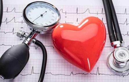 ضغط الدم المرتفع: من الوقاية إلى الأسباب والعلاجات